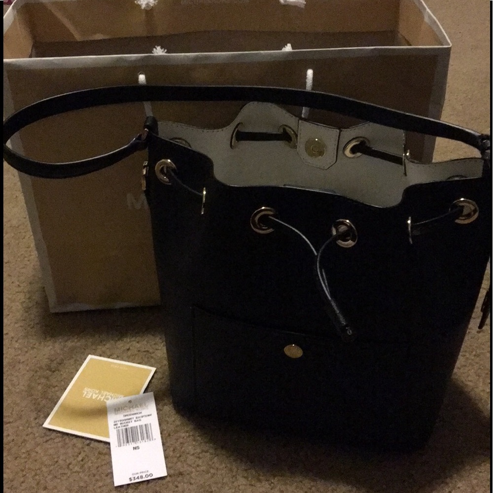 Michael Kors Greenwich medium bucket bag in black